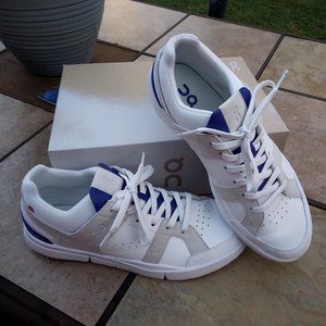 On Running The Roger Clubhouse Sz.10